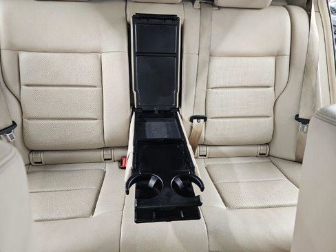 Used 2016 Mercedes-Benz E 350 4MATIC Sedan image 35