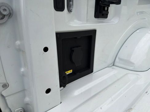 Used 2022 Ford F150 Lariat AWD/4WD image 17