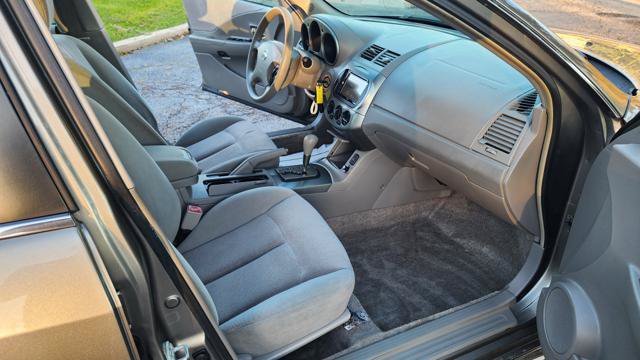 Used 2003 Nissan Altima 2.5 S FWD image 14
