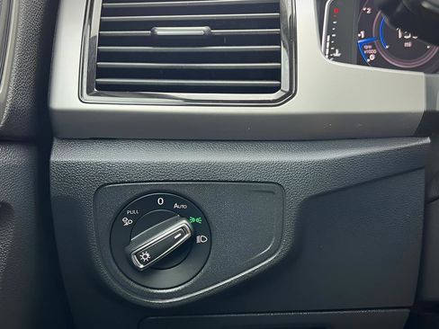 Used 2021 Volkswagen Atlas SEL Premium image 49