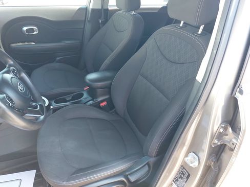Used 2019 Kia Soul w/ Convenience Package FWD image 12