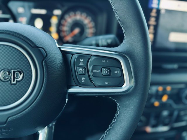 New 2025 Jeep Wrangler Unlimited Sahara AWD/4WD image 23