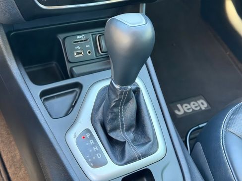 Used 2014 Jeep Cherokee Limited w/ Luxury Group image 28