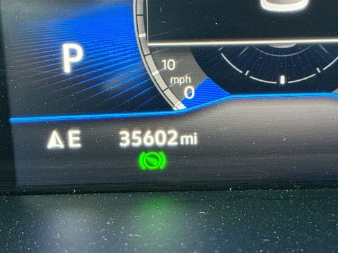 Used 2023 Volkswagen Tiguan SE R-Line image 41