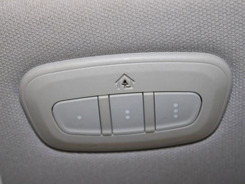 Used 2019 Jeep Cherokee Latitude Plus w/ Comfort/Convenience Group image 28