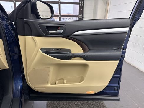 Used 2015 Toyota Highlander XLE image 55