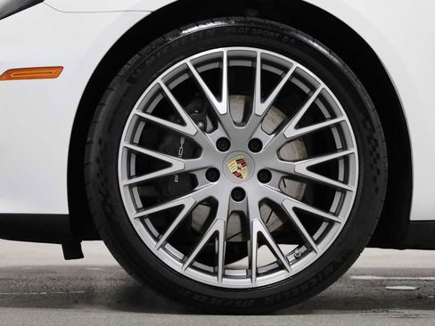 Certified 2024 Porsche Panamera 4 AWD/4WD image 38