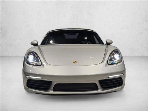 Used 2021 Porsche 718 Boxster image 2