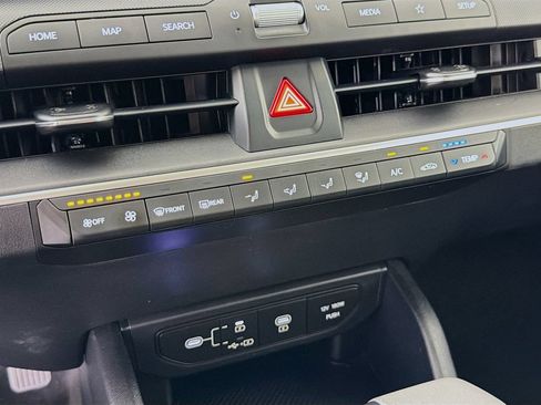 Used 2025 Kia K4 FWD image 19