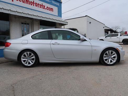 Used 2011 BMW 328i Coupe image 4