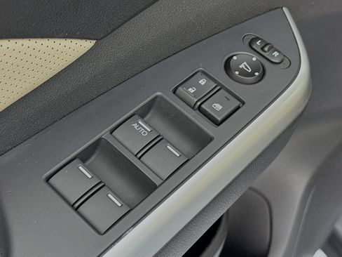 Used 2016 Honda CR-V EX-L image 17