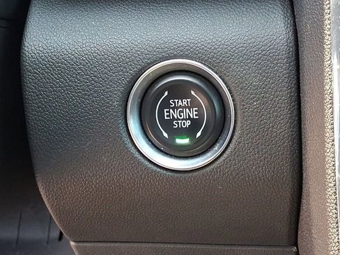 Used 2025 GMC Acadia Denali w/ Super Cruise Package FWD image 14