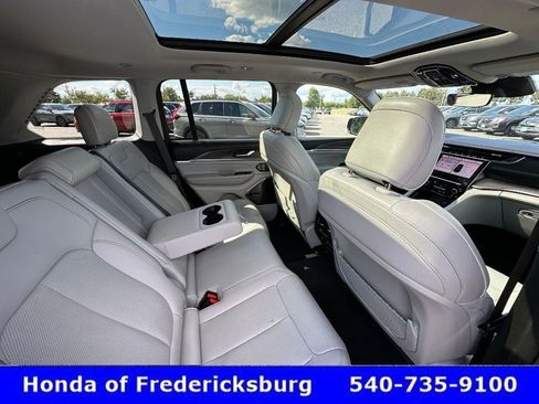 Used 2022 Jeep Grand Cherokee Overland image 45