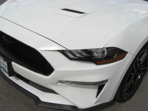 Used 2020 Ford Mustang Premium image 4