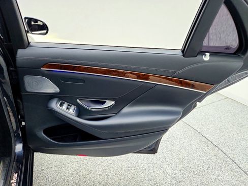 Used 2015 Mercedes-Benz S 550 Sedan image 28