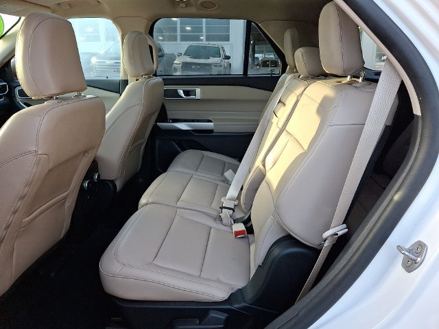 Used 2022 Ford Explorer XLT w/ Equipment Group 202A AWD/4WD image 10