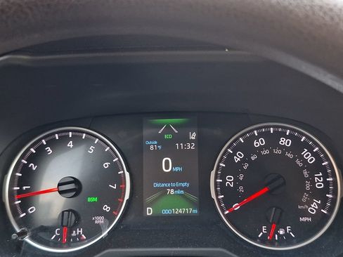 Used 2022 Toyota RAV4 XLE FWD image 17