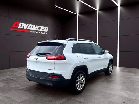 Used 2016 Jeep Cherokee Latitude AWD/4WD image 7