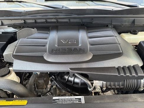 Used 2022 Nissan Titan SV w/ SV Convenience Package image 35