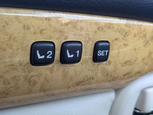 Used 2002 Lexus SC 430 Convertible RWD image 29