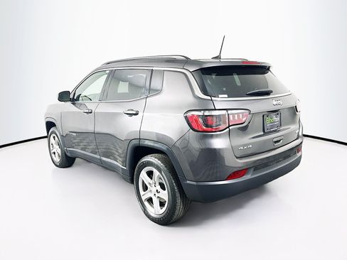 Used 2023 Jeep Compass Latitude w/ Convenience Group AWD/4WD image 5