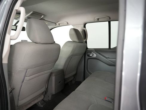 Used 2021 Nissan Frontier SV w/ Midnight Edition Floor Mats image 31