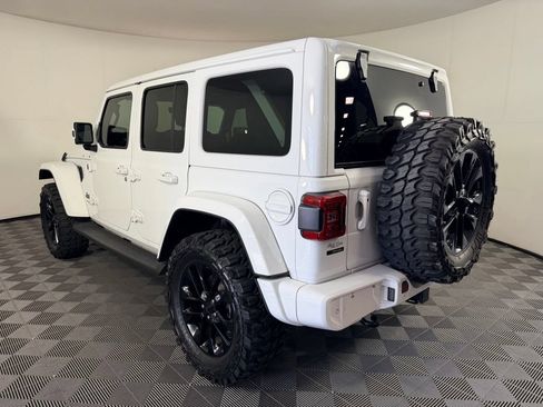 Used 2020 Jeep Wrangler Unlimited Sahara AWD/4WD image 10