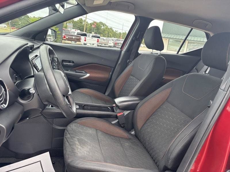 Used 2022 Nissan Kicks SR w/ Interior Electronics Package FWD image 13