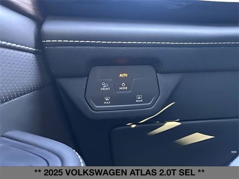 Used 2025 Volkswagen Atlas SEL image 22