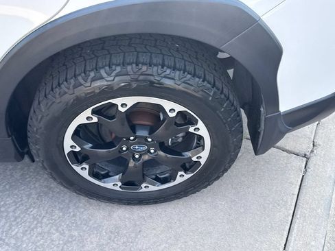 Used 2021 Subaru Crosstrek 2.0i Premium w/ Moonroof Package AWD/4WD image 12