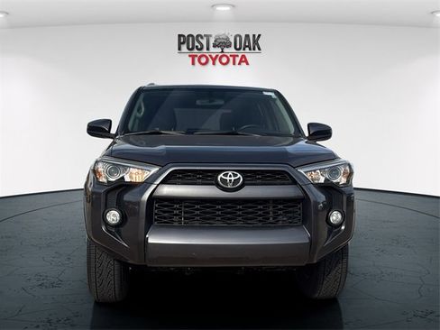 Used 2016 Toyota 4Runner SR5 image 2