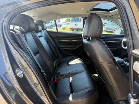 Used 2025 MAZDA MAZDA3 s FWD image 3