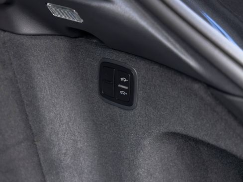 Certified 2022 Porsche Macan S AWD/4WD image 51