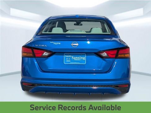 Used 2025 Nissan Altima 2.5 SV FWD image 5