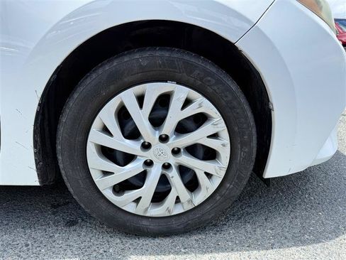 Used 2014 Toyota Corolla LE FWD image 11