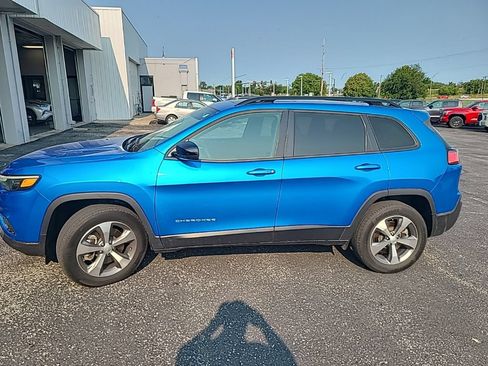 Used 2022 Jeep Cherokee Limited AWD/4WD image 1