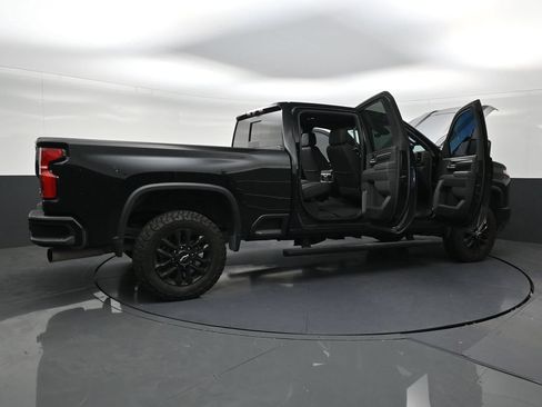 Used 2025 Chevrolet Silverado 2500 High Country w/ High Country Premium Package AWD/4WD image 28