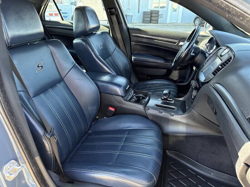 Used 2014 Chrysler 300 S RWD image 22