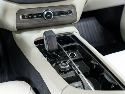 Certified 2023 Volvo XC90 B6 Plus w/ Protection Package Premier image 20