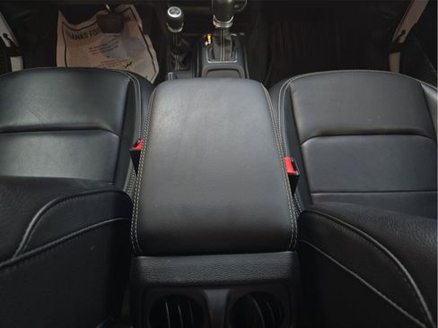 Used 2023 Jeep Wrangler Unlimited Sahara w/ Cold Weather Group AWD/4WD image 14