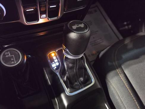 Used 2024 Jeep Wrangler Unlimited Sport AWD/4WD image 20