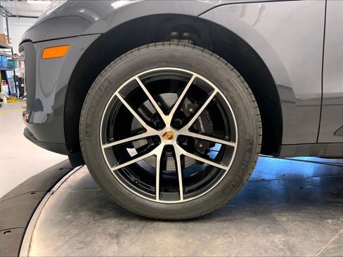 Used 2023 Porsche Macan Turbo AWD/4WD image 10
