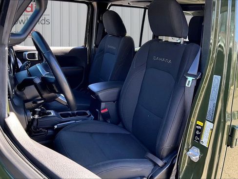 Used 2022 Jeep Wrangler Unlimited Sahara w/ Cold Weather Group image 21