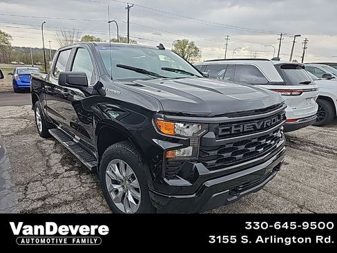 Used 2023 Chevrolet Silverado 1500 Custom image 1