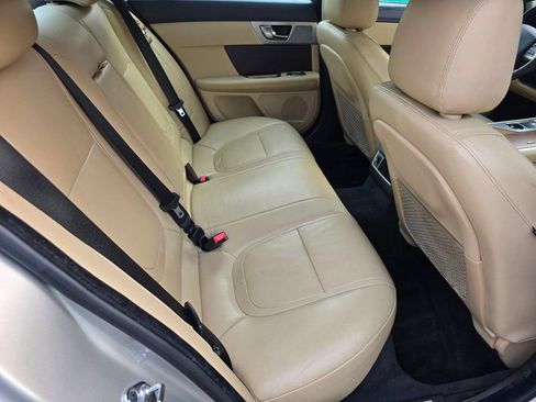 Used 2012 Jaguar XF RWD image 14