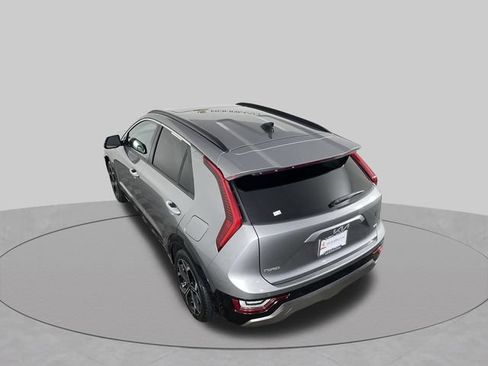 Used 2023 Kia Niro SX Touring FWD image 38
