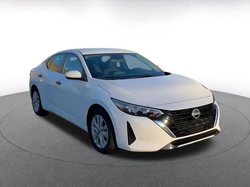 Used 2025 Nissan Sentra S image 3