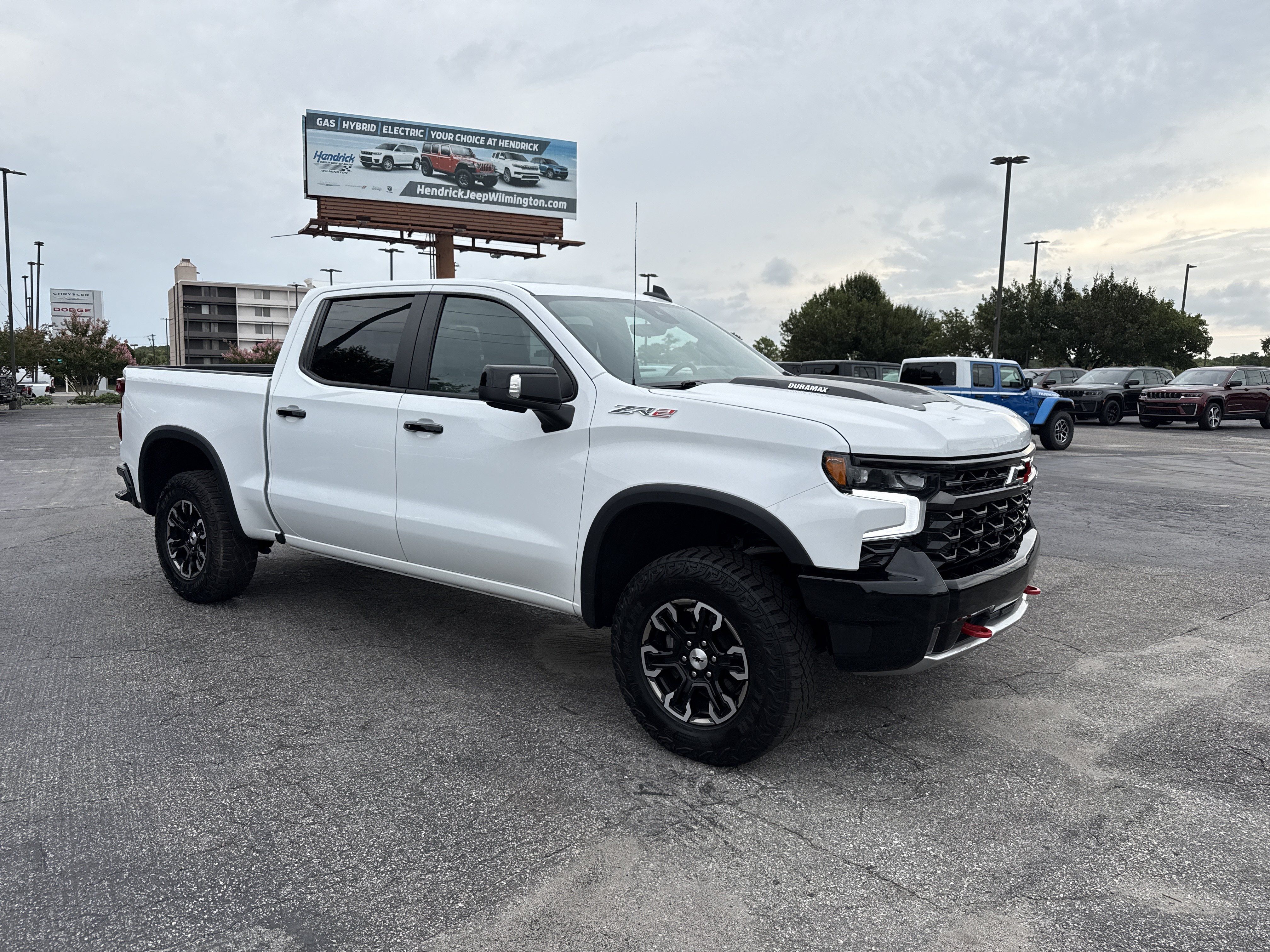 Used 2024 Chevrolet Silverado 1500 ZR2 w/ Technology Package AWD/4WD image 2