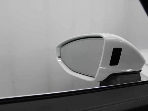 Used 2023 Audi A6 2.0T Premium w/ Convenience Package image 11