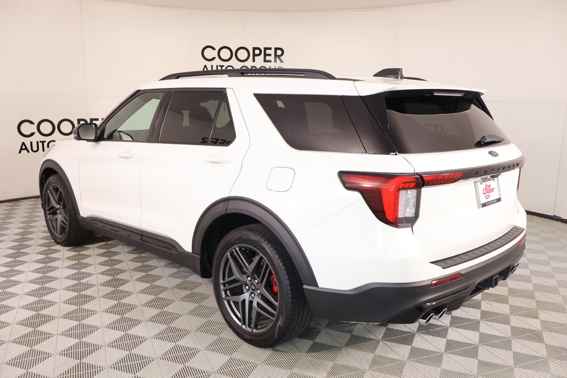 Used 2025 Ford Explorer ST AWD/4WD image 24